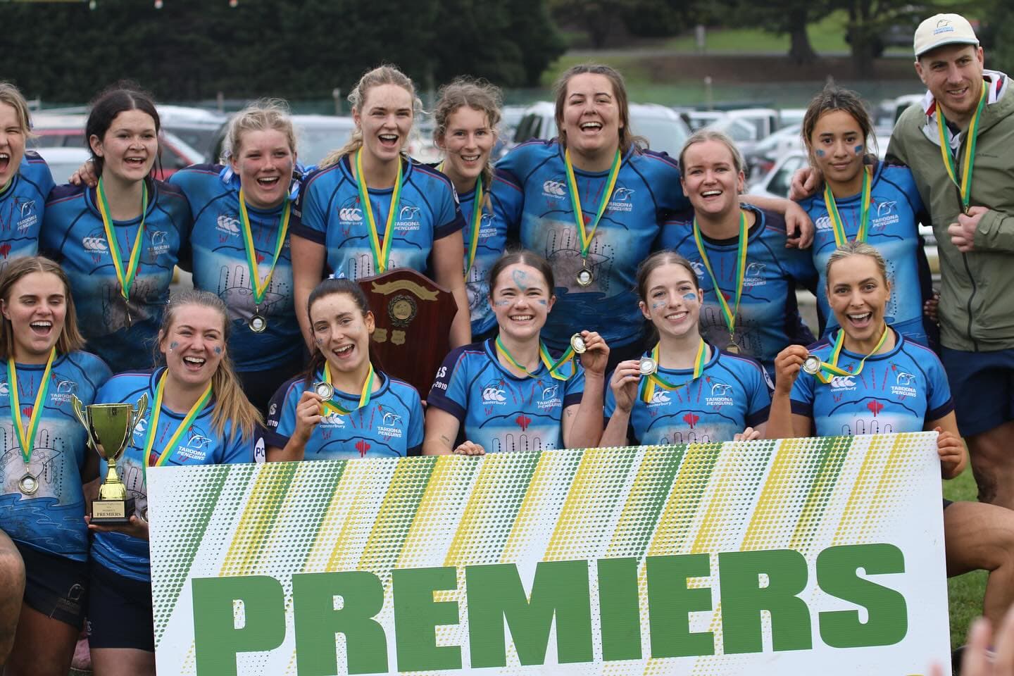 Taroona women's trophy lift 2024